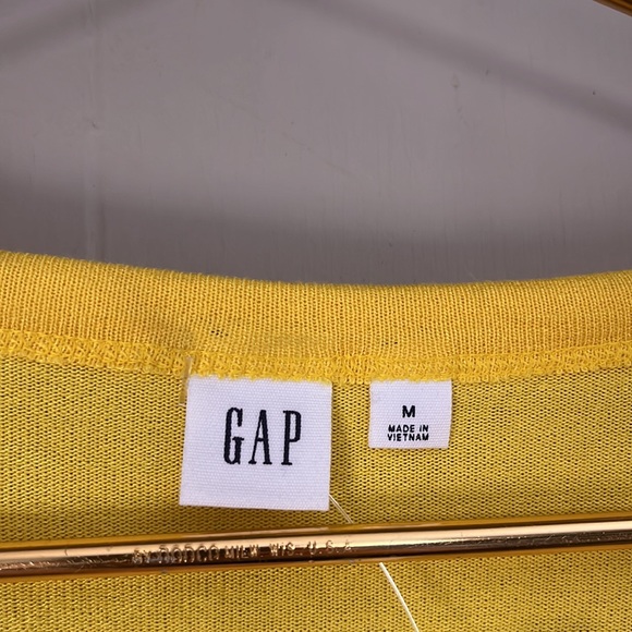 GAP | Yellow Short Sleeve Shirt - Picture 2 of 5